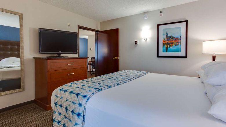 <b>Drury Inn & Suites Nashville Airport Room</b>. Images powered by <a href="https://iceportal.shijigroup.com/" title="IcePortal" target="_blank">IcePortal</a>.