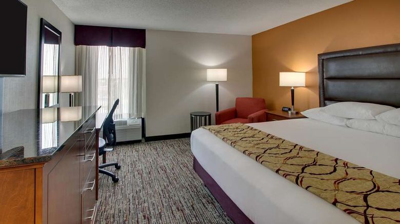 <b>Drury Inn & Suites Evansville East Room</b>. Images powered by <a href="https://iceportal.shijigroup.com/" title="IcePortal" target="_blank">IcePortal</a>.