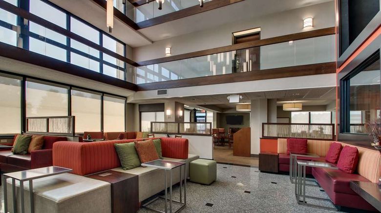 <b>Drury Inn & Suites Evansville East Lobby</b>. Images powered by <a href="https://iceportal.shijigroup.com/" title="IcePortal" target="_blank">IcePortal</a>.