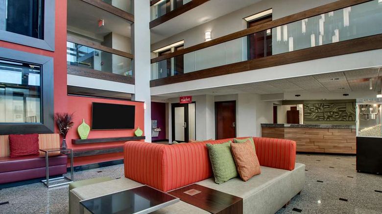 <b>Drury Inn & Suites Evansville East Lobby</b>. Images powered by <a href="https://iceportal.shijigroup.com/" title="IcePortal" target="_blank">IcePortal</a>.