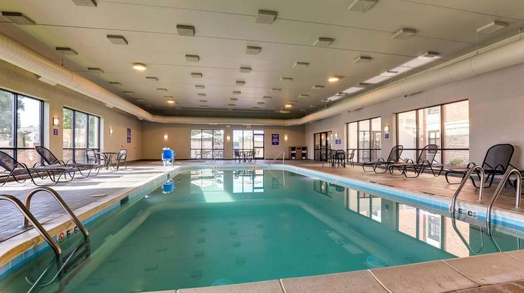 Drury Inn & Suites St Joseph Pool