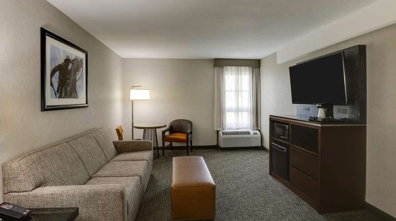 <b>Drury Inn & Suites St Joseph Room</b>. Images powered by <a href="https://iceportal.shijigroup.com/" title="IcePortal" target="_blank">IcePortal</a>.