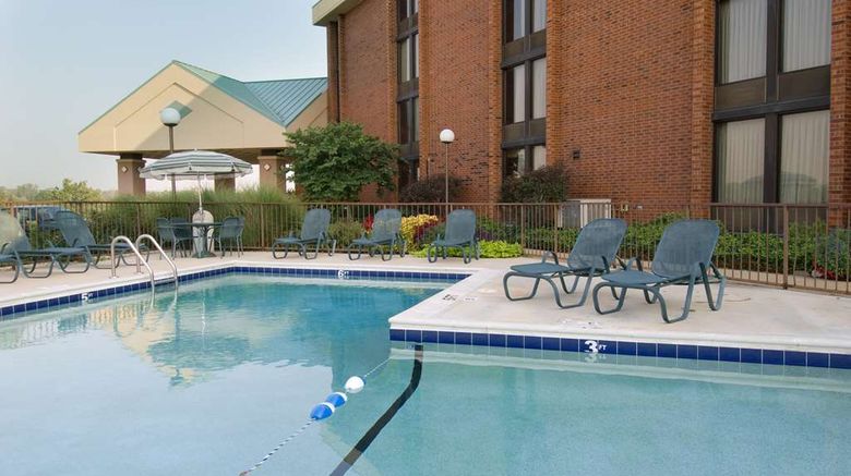 <b>Pear Tree Inn St Louis Arnold Pool</b>. Images powered by <a href="https://iceportal.shijigroup.com/" title="IcePortal" target="_blank">IcePortal</a>.