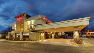 Drury Inn & Suites Poplar Bluff