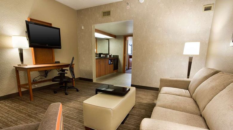 <b>Drury Inn & Suites Austin North Room</b>. Images powered by <a href="https://iceportal.shijigroup.com/" title="IcePortal" target="_blank">IcePortal</a>.