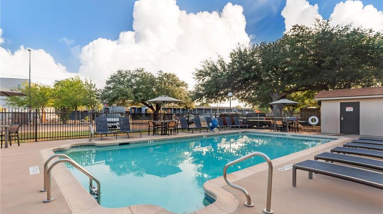 <b>Drury Inn & Suites Austin North Pool</b>. Images powered by <a href="https://iceportal.shijigroup.com/" title="IcePortal" target="_blank">IcePortal</a>.
