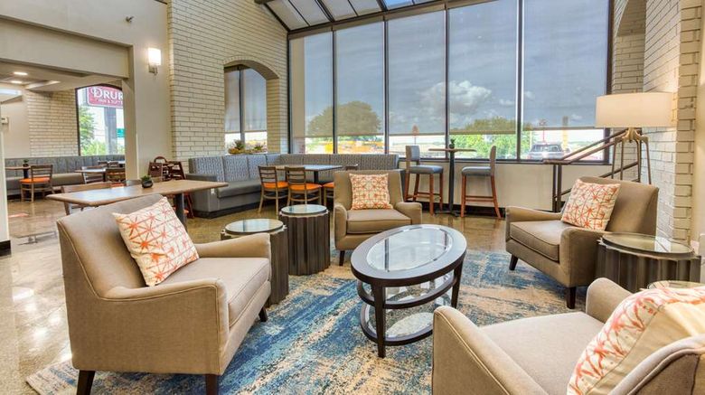 <b>Drury Inn & Suites St Louis Collinsville Lobby</b>. Images powered by <a href="https://iceportal.shijigroup.com/" title="IcePortal" target="_blank">IcePortal</a>.