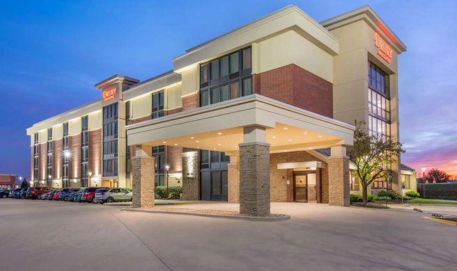 Drury Inn & Suites Champaign Exterior