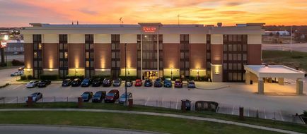 Drury Inn & Suites Champaign Exterior