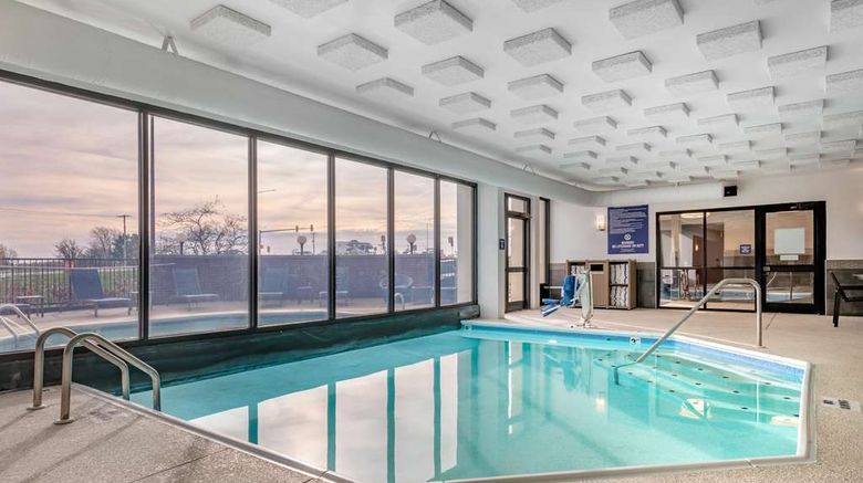 <b>Drury Inn & Suites Champaign Pool</b>. Images powered by <a href="https://iceportal.shijigroup.com/" title="IcePortal" target="_blank">IcePortal</a>.