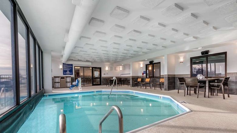 <b>Drury Inn & Suites Champaign Pool</b>. Images powered by <a href="https://iceportal.shijigroup.com/" title="IcePortal" target="_blank">IcePortal</a>.