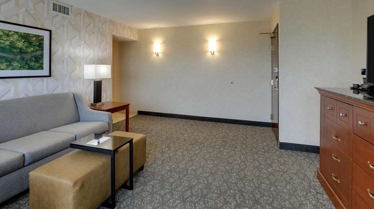 Drury Inn & Suites Charlotte Univ Place Room
