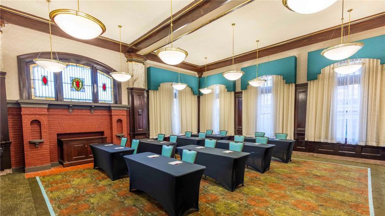 <b>Drury Inn & Suites St Louis Union Stn Meeting</b>. Images powered by <a href="https://iceportal.shijigroup.com/" title="IcePortal" target="_blank">IcePortal</a>.