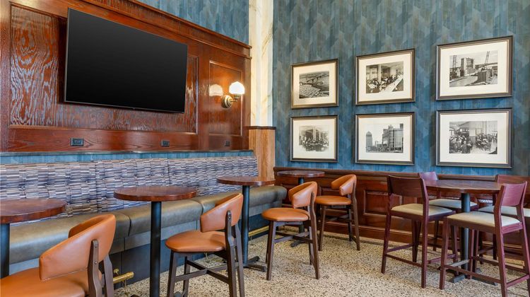 Drury Plaza Hotel St Louis Union Station Lobby