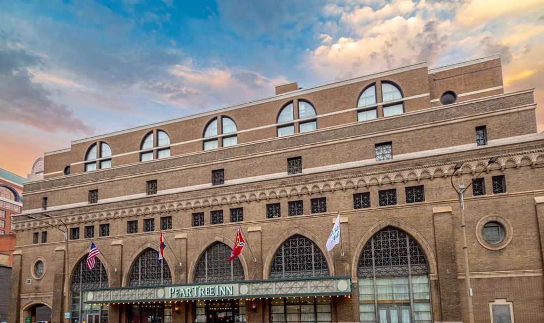 Pear Tree Inn Convention Center Exterior