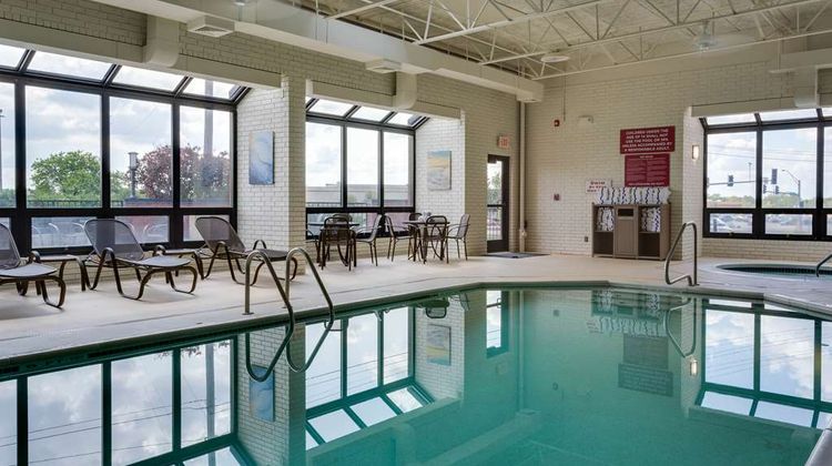 Drury Inn & Suites Columbia Stadium Blvd Pool