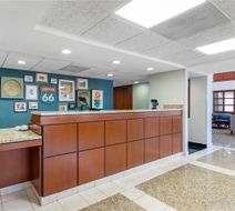 Drury Inn & Suites Joplin Lobby
