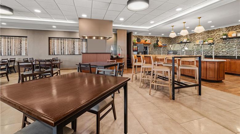 <b>Drury Plaza Hotel St Louis Creve Coeur Restaurant</b>. Images powered by <a href="https://iceportal.shijigroup.com/" title="IcePortal" target="_blank">IcePortal</a>.