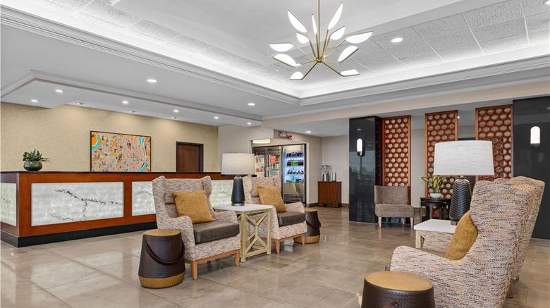 <b>Drury Plaza Hotel St Louis Creve Coeur Lobby</b>. Images powered by <a href="https://iceportal.shijigroup.com/" title="IcePortal" target="_blank">IcePortal</a>.