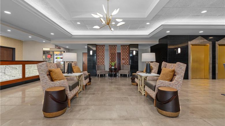 <b>Drury Plaza Hotel St Louis Creve Coeur Lobby</b>. Images powered by <a href="https://iceportal.shijigroup.com/" title="IcePortal" target="_blank">IcePortal</a>.