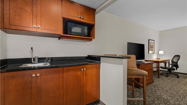 <b>Drury Plaza Hotel St Louis Creve Coeur Room</b>. Images powered by <a href="https://iceportal.shijigroup.com/" title="IcePortal" target="_blank">IcePortal</a>.