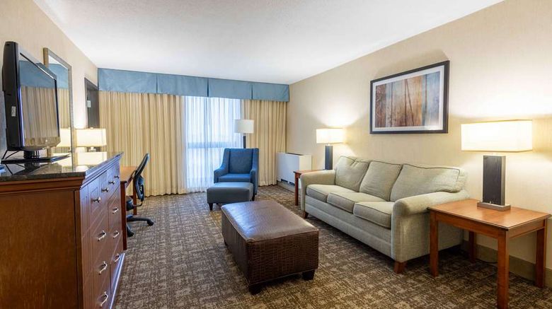<b>Pear Tree Inn St Louis Nr Union Station Room</b>. Images powered by <a href="https://iceportal.shijigroup.com/" title="IcePortal" target="_blank">IcePortal</a>.