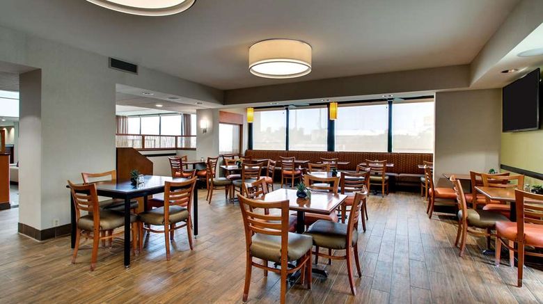 <b>Drury Inn & Suites Bowling Green Restaurant</b>. Images powered by <a href="https://iceportal.shijigroup.com/" title="IcePortal" target="_blank">IcePortal</a>.