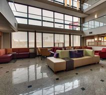 Drury Inn & Suites Bowling Green Lobby