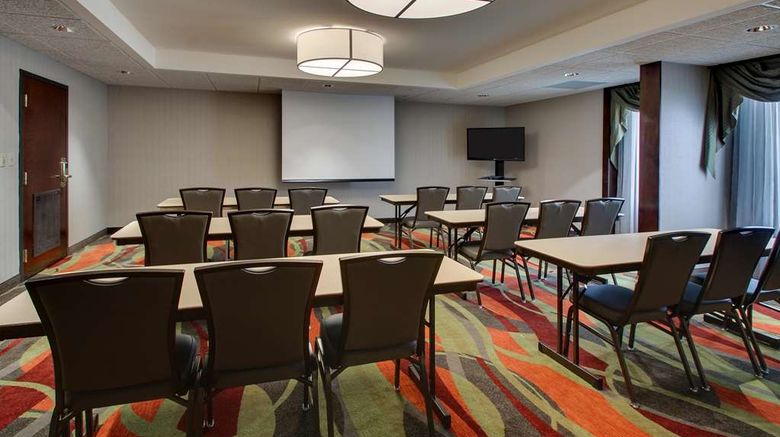 <b>Drury Inn & Suites Bowling Green Meeting</b>. Images powered by <a href="https://iceportal.shijigroup.com/" title="IcePortal" target="_blank">IcePortal</a>.