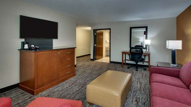 <b>Drury Inn & Suites Bowling Green Room</b>. Images powered by <a href="https://iceportal.shijigroup.com/" title="IcePortal" target="_blank">IcePortal</a>.