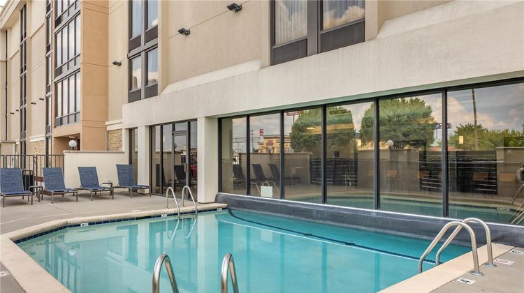 Drury Inn & Suites Springfield, MO Pool