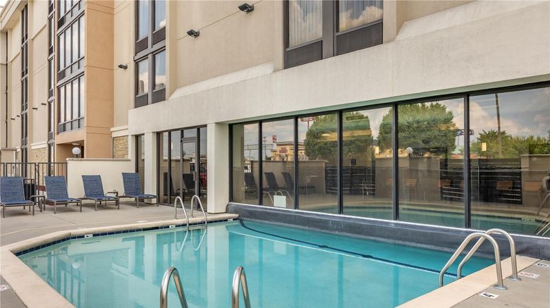 <b>Drury Inn & Suites Springfield, MO Pool</b>. Images powered by <a href="https://iceportal.shijigroup.com/" title="IcePortal" target="_blank">IcePortal</a>.