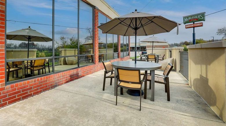<b>Drury Inn & Suites Springfield, IL Exterior</b>. Images powered by <a href="https://iceportal.shijigroup.com/" title="IcePortal" target="_blank">IcePortal</a>.