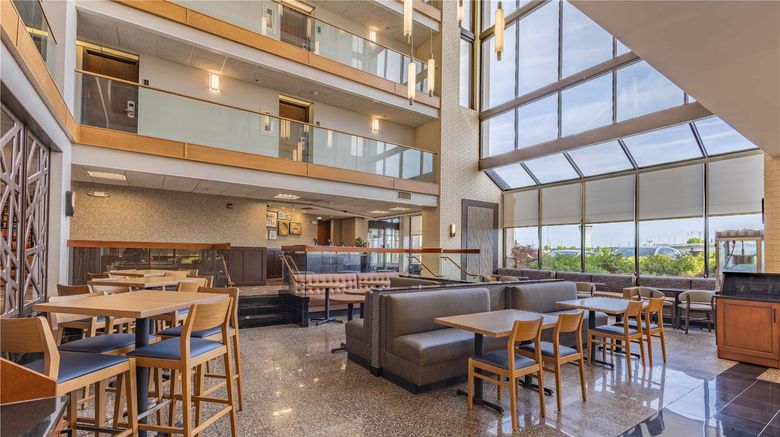 <b>Drury Inn & Suites St Louis Airport Lobby</b>. Images powered by <a href="https://iceportal.shijigroup.com/" title="IcePortal" target="_blank">IcePortal</a>.