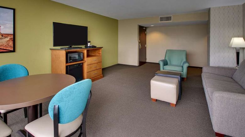 <b>Drury Inn & Suites Houston Galleria Room</b>. Images powered by <a href="https://iceportal.shijigroup.com/" title="IcePortal" target="_blank">IcePortal</a>.