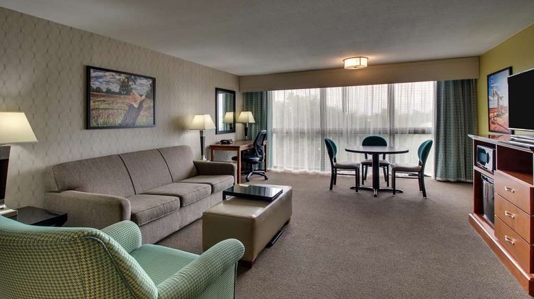 <b>Drury Inn & Suites Houston Galleria Room</b>. Images powered by <a href="https://iceportal.shijigroup.com/" title="IcePortal" target="_blank">IcePortal</a>.