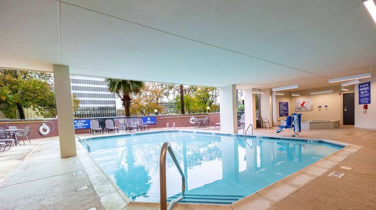 Drury Inn & Suites Houston Galleria Pool