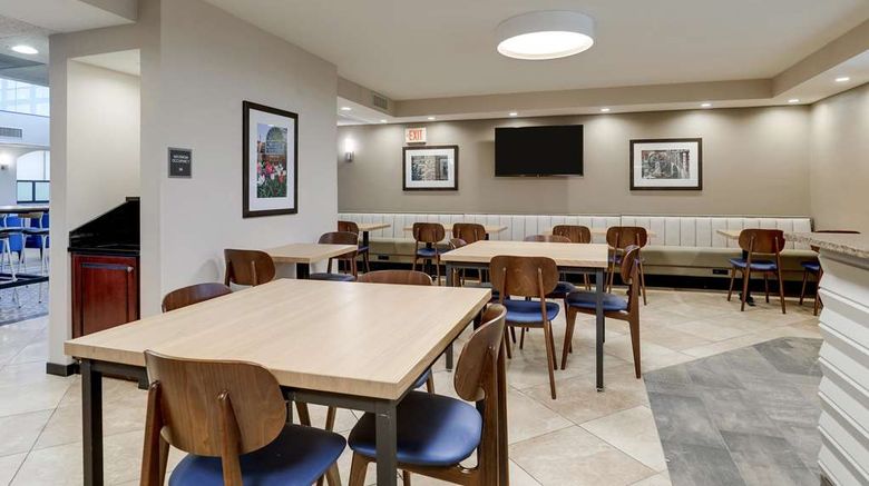 <b>Drury Inn & Suites St Louis St Peters Restaurant</b>. Images powered by <a href="https://iceportal.shijigroup.com/" title="IcePortal" target="_blank">IcePortal</a>.