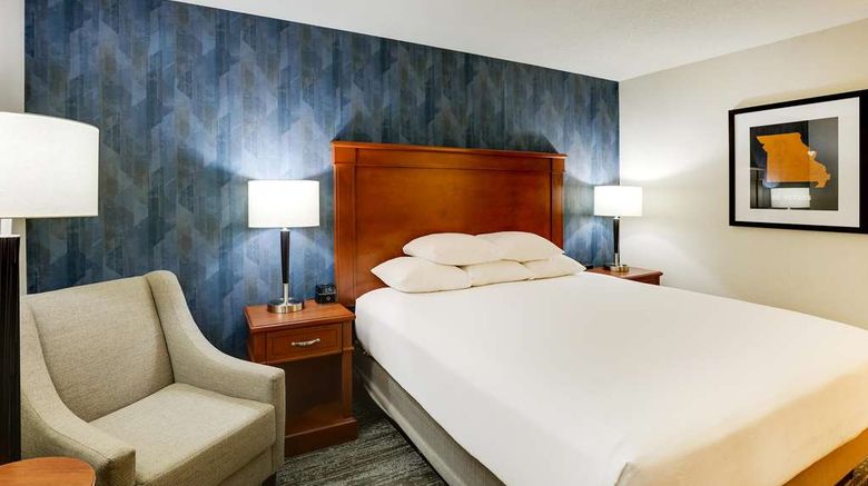 <b>Drury Inn & Suites St Louis St Peters Room</b>. Images powered by <a href="https://iceportal.shijigroup.com/" title="IcePortal" target="_blank">IcePortal</a>.