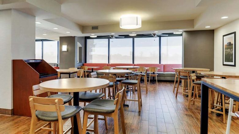 <b>Drury Inn & Suites Marion Restaurant</b>. Images powered by <a href="https://iceportal.shijigroup.com/" title="IcePortal" target="_blank">IcePortal</a>.