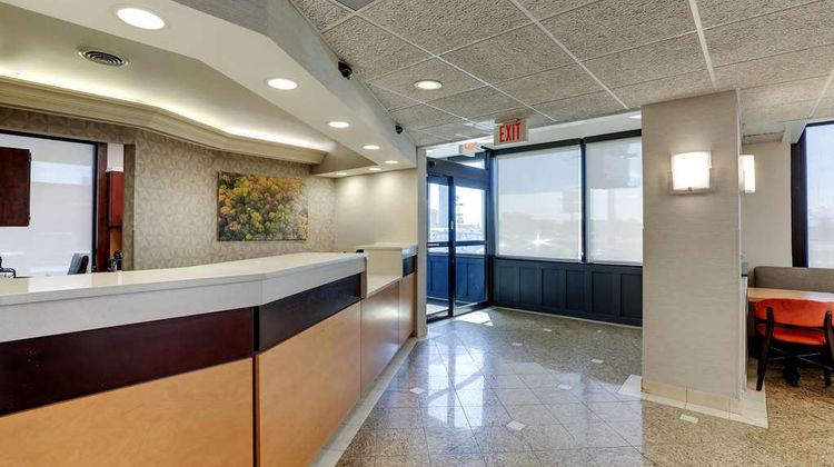 Drury Inn & Suites Marion Lobby