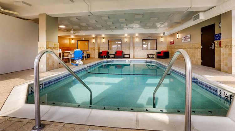 Drury Inn & Suites Marion Pool
