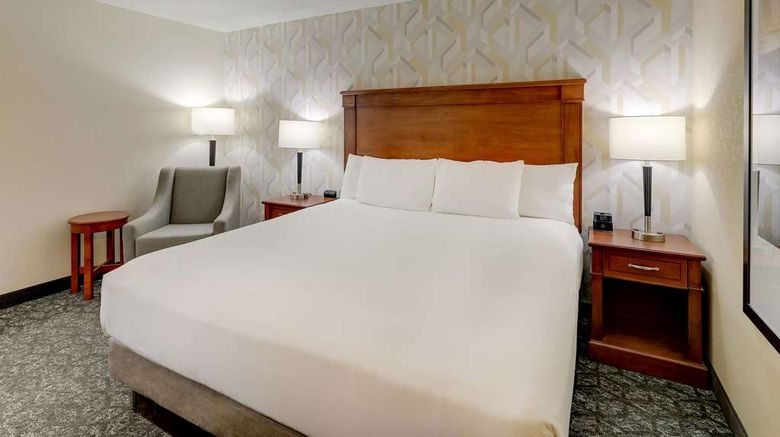<b>Drury Inn & Suites Marion Room</b>. Images powered by <a href="https://iceportal.shijigroup.com/" title="IcePortal" target="_blank">IcePortal</a>.