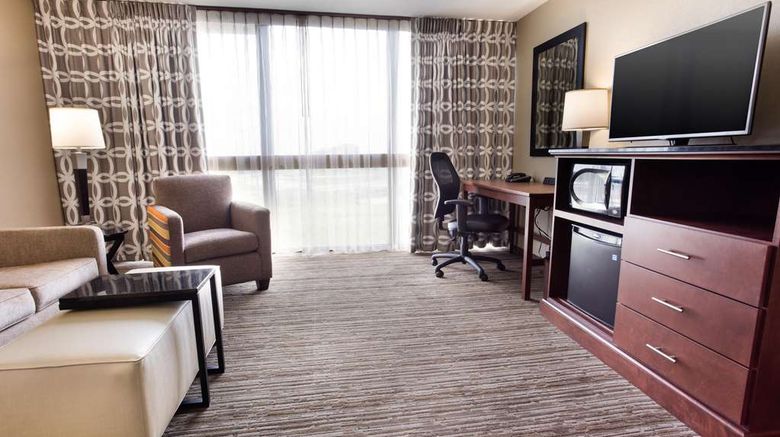 <b>Drury Inn & Suites Kansas City Airport Room</b>. Images powered by <a href="https://iceportal.shijigroup.com/" title="IcePortal" target="_blank">IcePortal</a>.