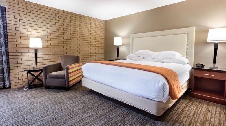 <b>Drury Inn & Suites Kansas City Airport Room</b>. Images powered by <a href="https://iceportal.shijigroup.com/" title="IcePortal" target="_blank">IcePortal</a>.