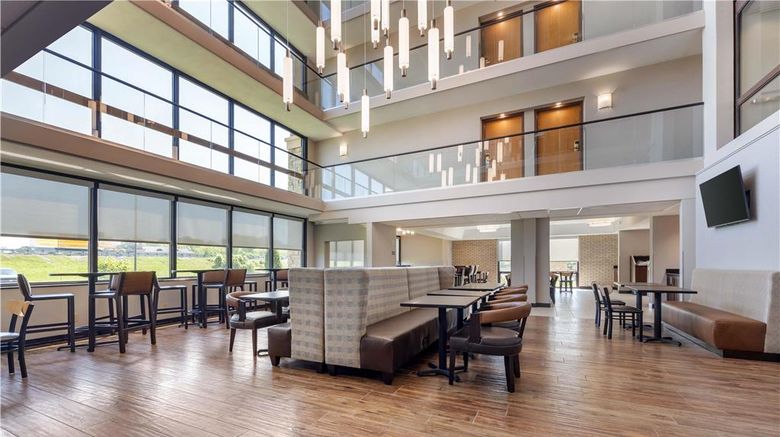 <b>Drury Inn & Suites Paducah Lobby</b>. Images powered by <a href="https://iceportal.shijigroup.com/" title="IcePortal" target="_blank">IcePortal</a>.