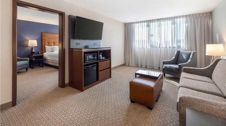 <b>Drury Inn & Suites Paducah Room</b>. Images powered by <a href="https://iceportal.shijigroup.com/" title="IcePortal" target="_blank">IcePortal</a>.