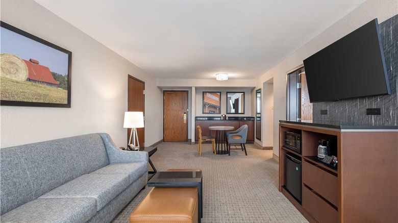 <b>Drury Inn & Suites Paducah Room</b>. Images powered by <a href="https://iceportal.shijigroup.com/" title="IcePortal" target="_blank">IcePortal</a>.