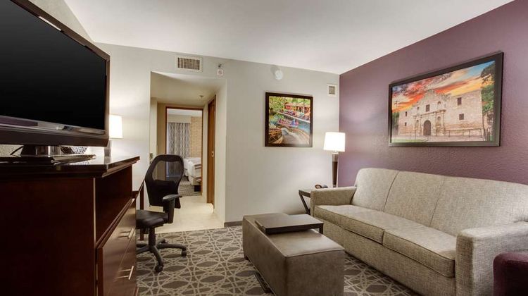 Drury Plaza Hotel San Antonio Airport Room