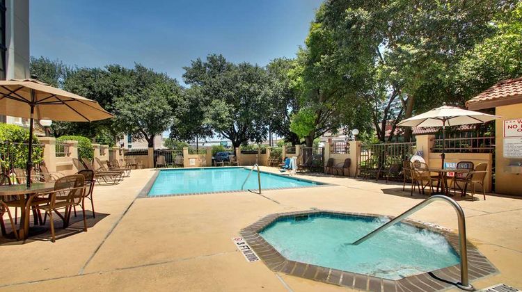 Drury Plaza Hotel San Antonio Airport Pool